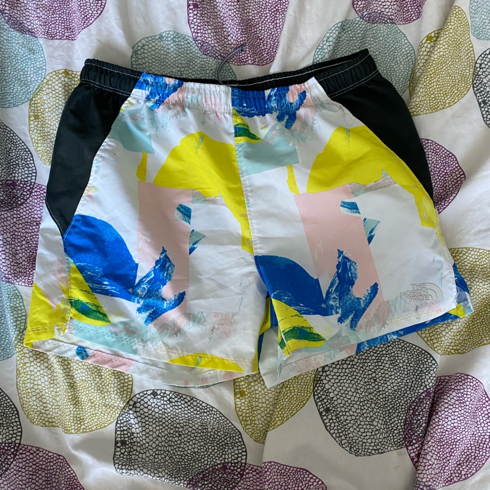 Girls north face shorts size L 14/16